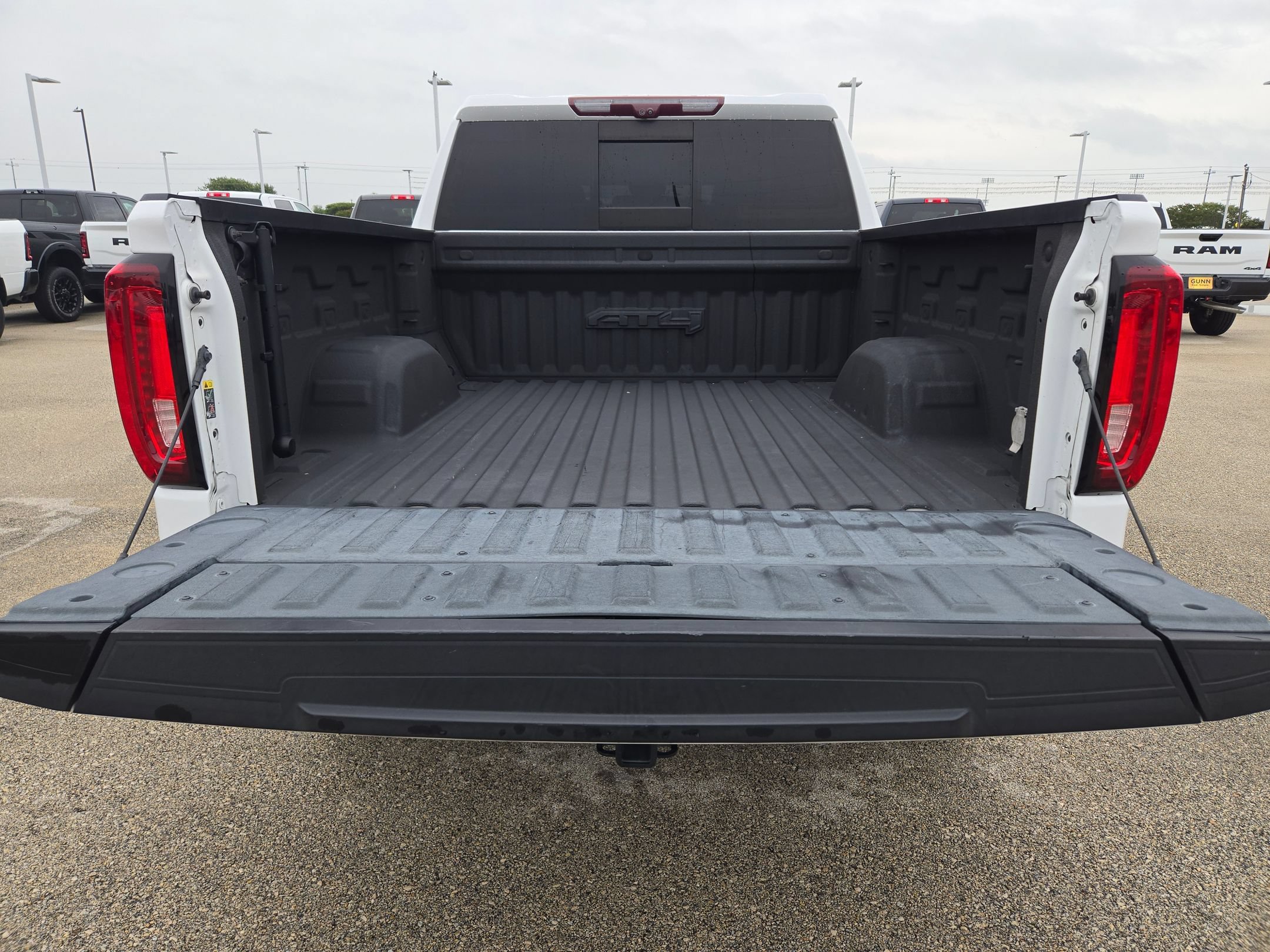 Used 2021 GMC Sierra 1500 AT4 w/ AT4 Value Package AWD/4WD image 24