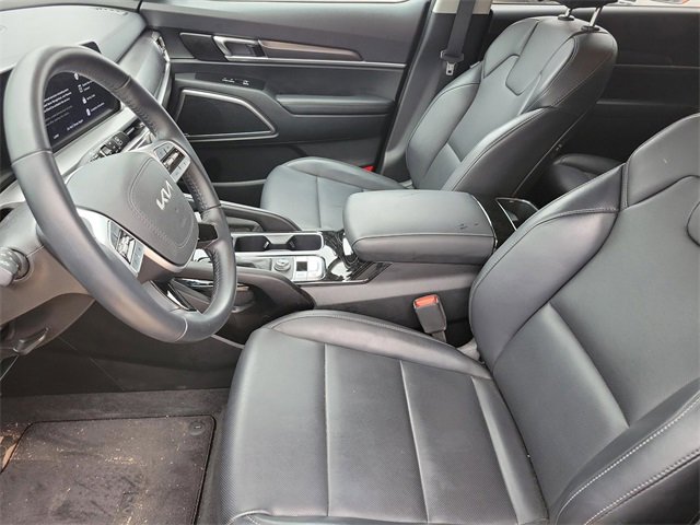 Certified 2025 Kia Telluride LX image 8