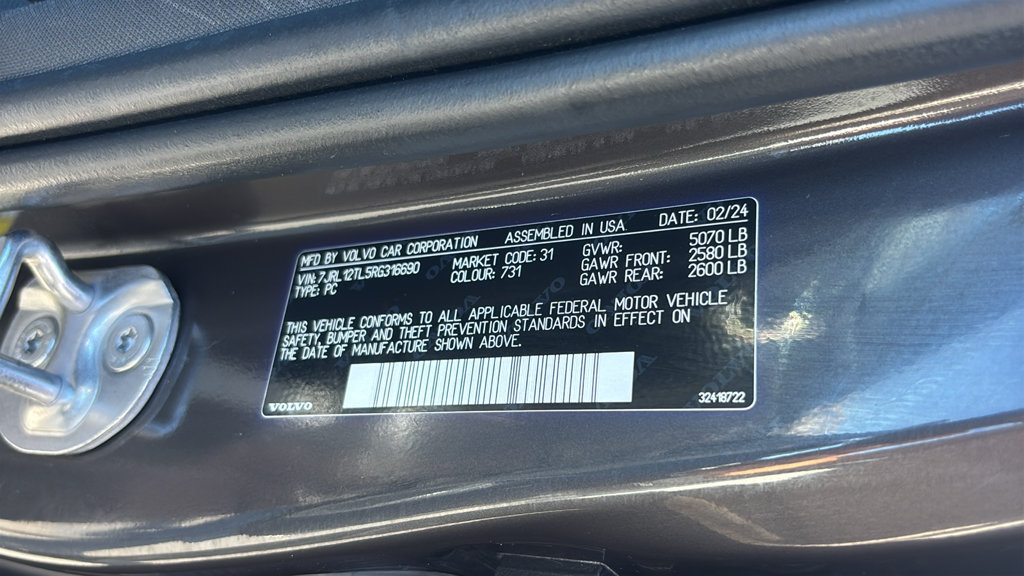 Certified 2024 Volvo S60 B5 Plus AWD/4WD image 32
