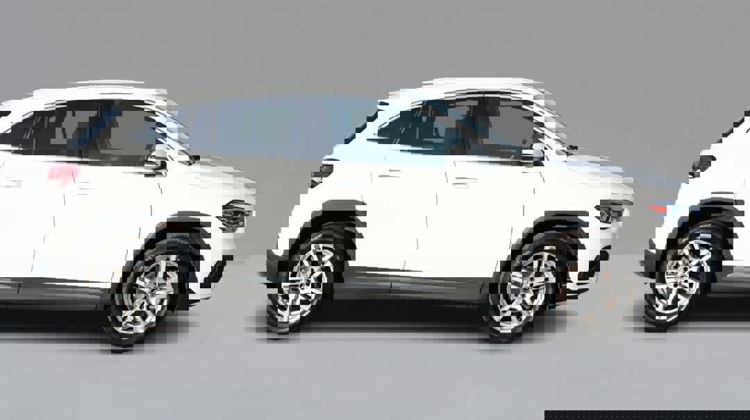 Certified 2023 Mercedes-Benz GLA 250 4MATIC w/ Premium Package image 4