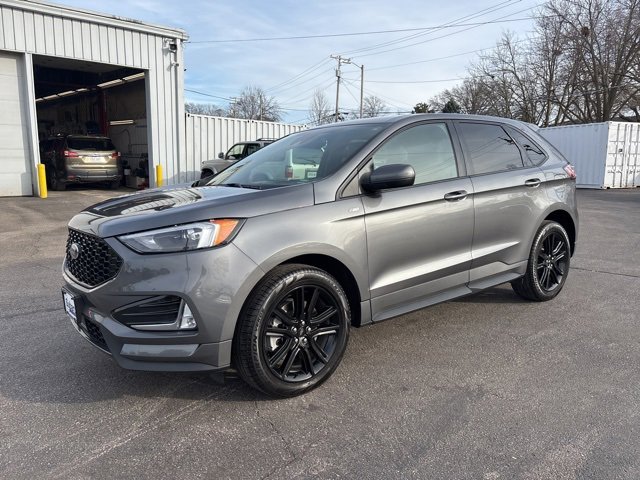Used 2024 Ford Edge ST-Line image 3