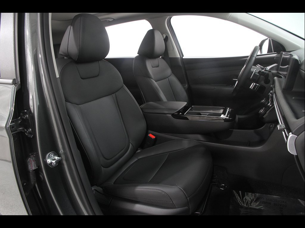Certified 2025 Hyundai Tucson SEL AWD/4WD image 18