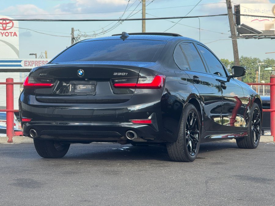 Used 2020 BMW 330i xDrive Sedan w/ Premium Package AWD/4WD image 5