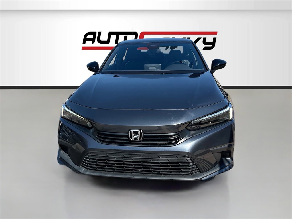 Used 2023 Honda Civic Sport image 2