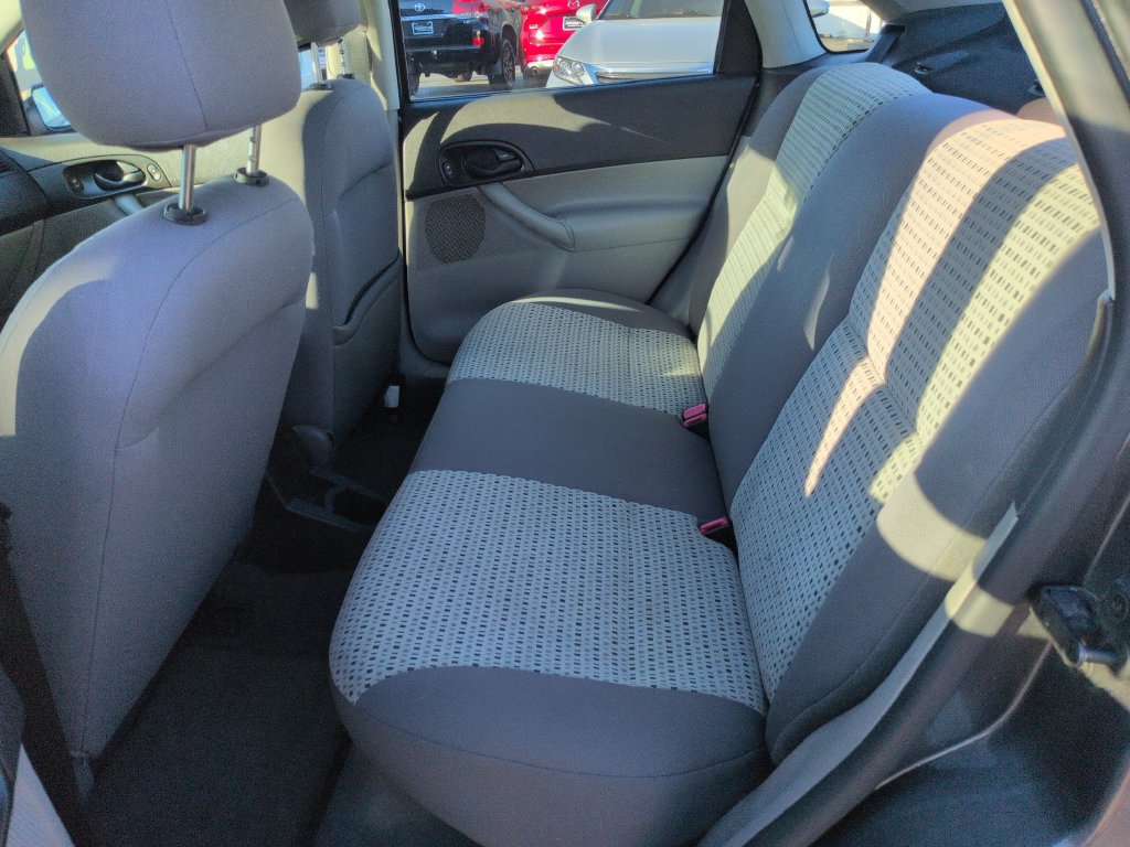 Used 2007 Ford Focus ZX4 Sedan FWD image 24