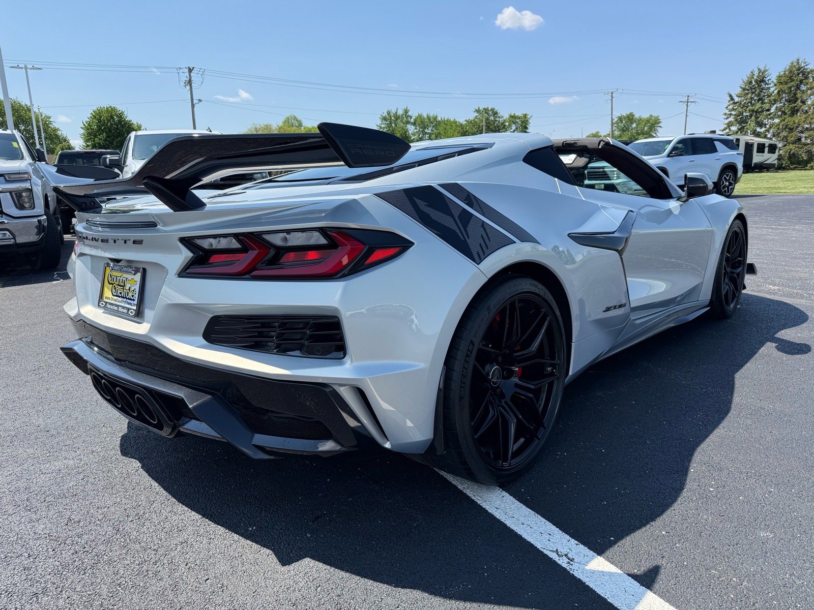 Used 2024 Chevrolet Corvette Z06 w/ Z07 Performance Package RWD image 11