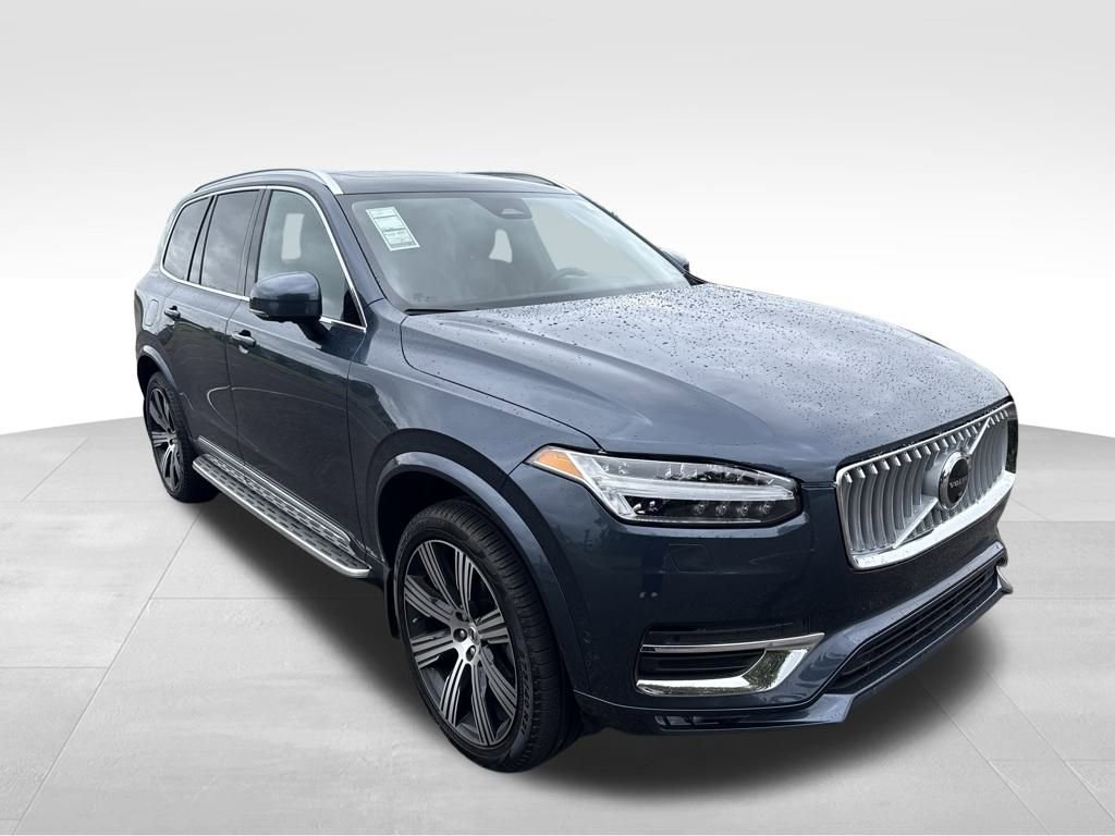 Used 2025 Volvo XC90 B6 Plus w/ Protection Package image 5