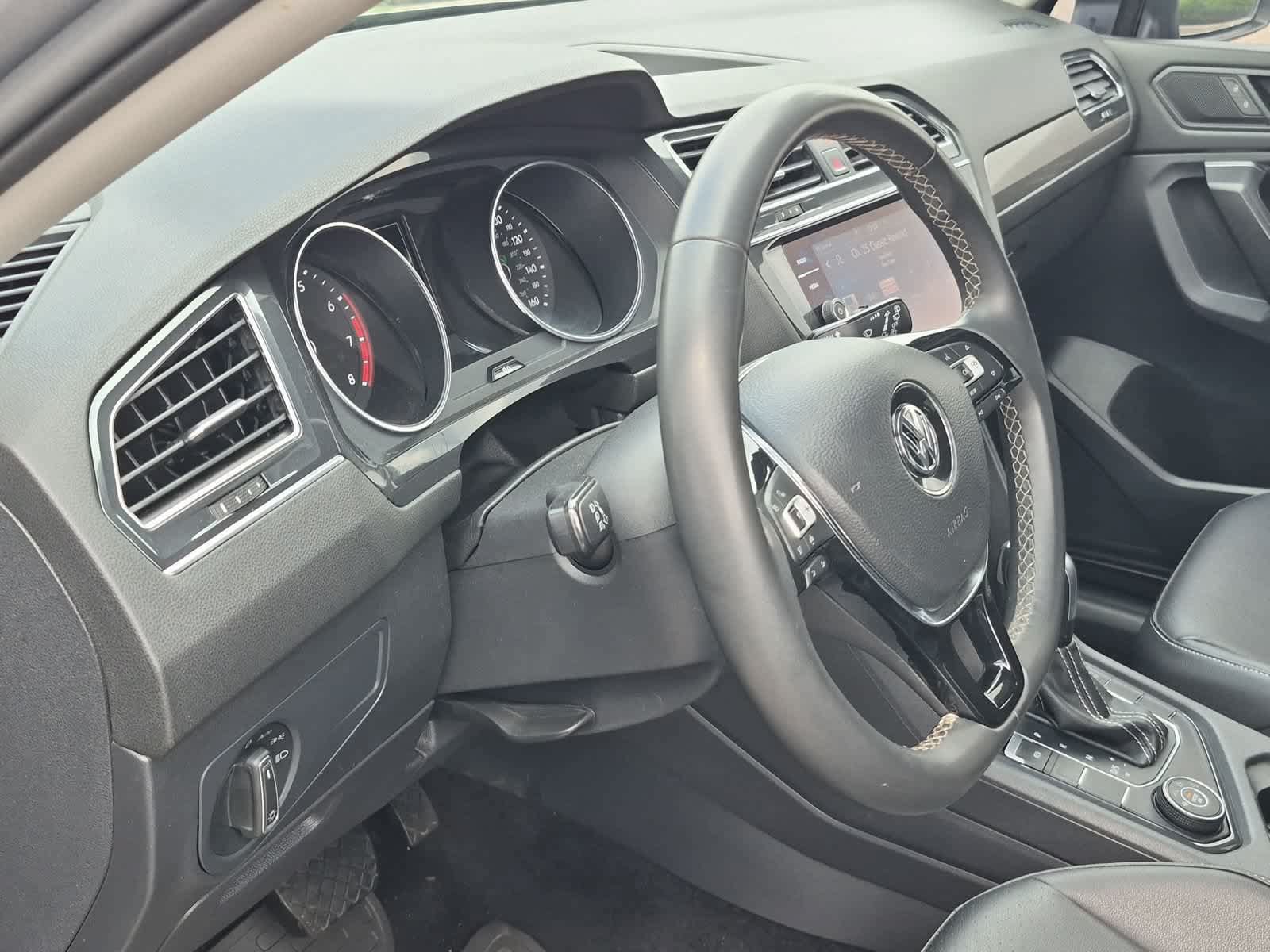Used 2021 Volkswagen Tiguan SE AWD/4WD image 10