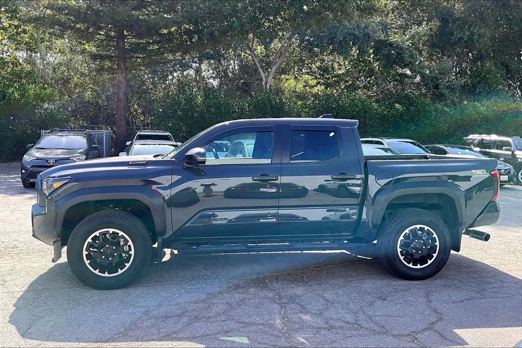 Used 2025 Toyota Tacoma TRD Off-Road w/ TRD Off Road Upgrade Package AWD/4WD image 7