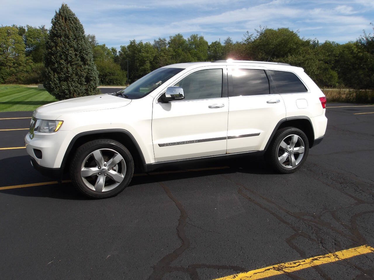 Used 2011 Jeep Grand Cherokee Overland AWD/4WD image 50