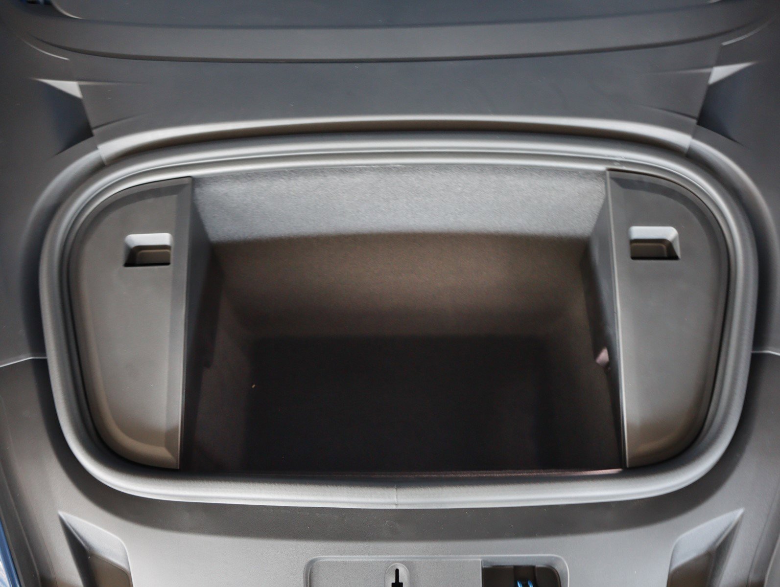 New 2026 Porsche Taycan 4S image 29