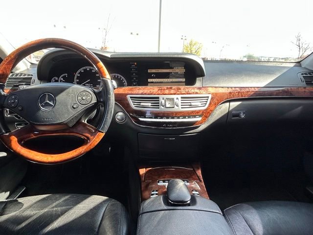 Used 2011 Mercedes-Benz S 550 4MATIC image 19