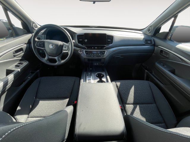 Used 2025 Honda Ridgeline Sport image 10