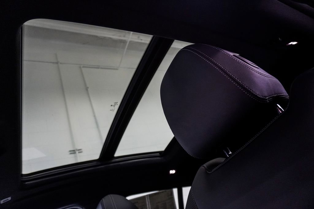 Used 2023 BMW X4 xDrive30i w/ M Sport Package image 8