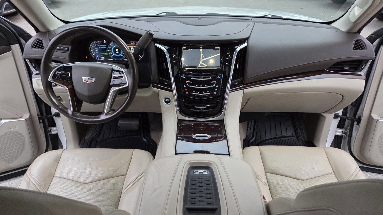 Used 2016 Cadillac Escalade ESV Premium image 31