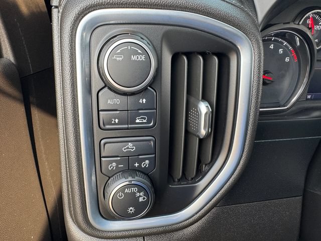 Used 2022 Chevrolet Silverado 1500 LT AWD/4WD image 24