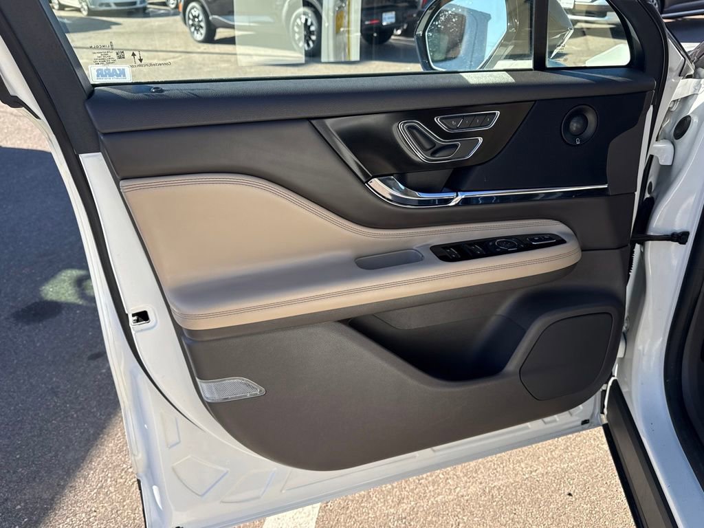 Used 2020 Lincoln Corsair Reserve w/ Equipment Group 201A image 23