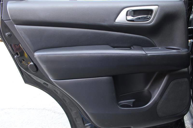 Used 2013 Nissan Pathfinder SL w/ SL Premium Pkg image 25