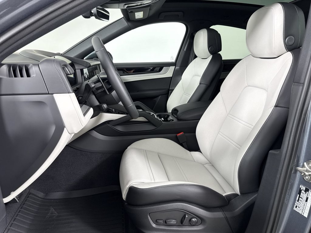 New 2026 Porsche Cayenne Coupe AWD/4WD image 5