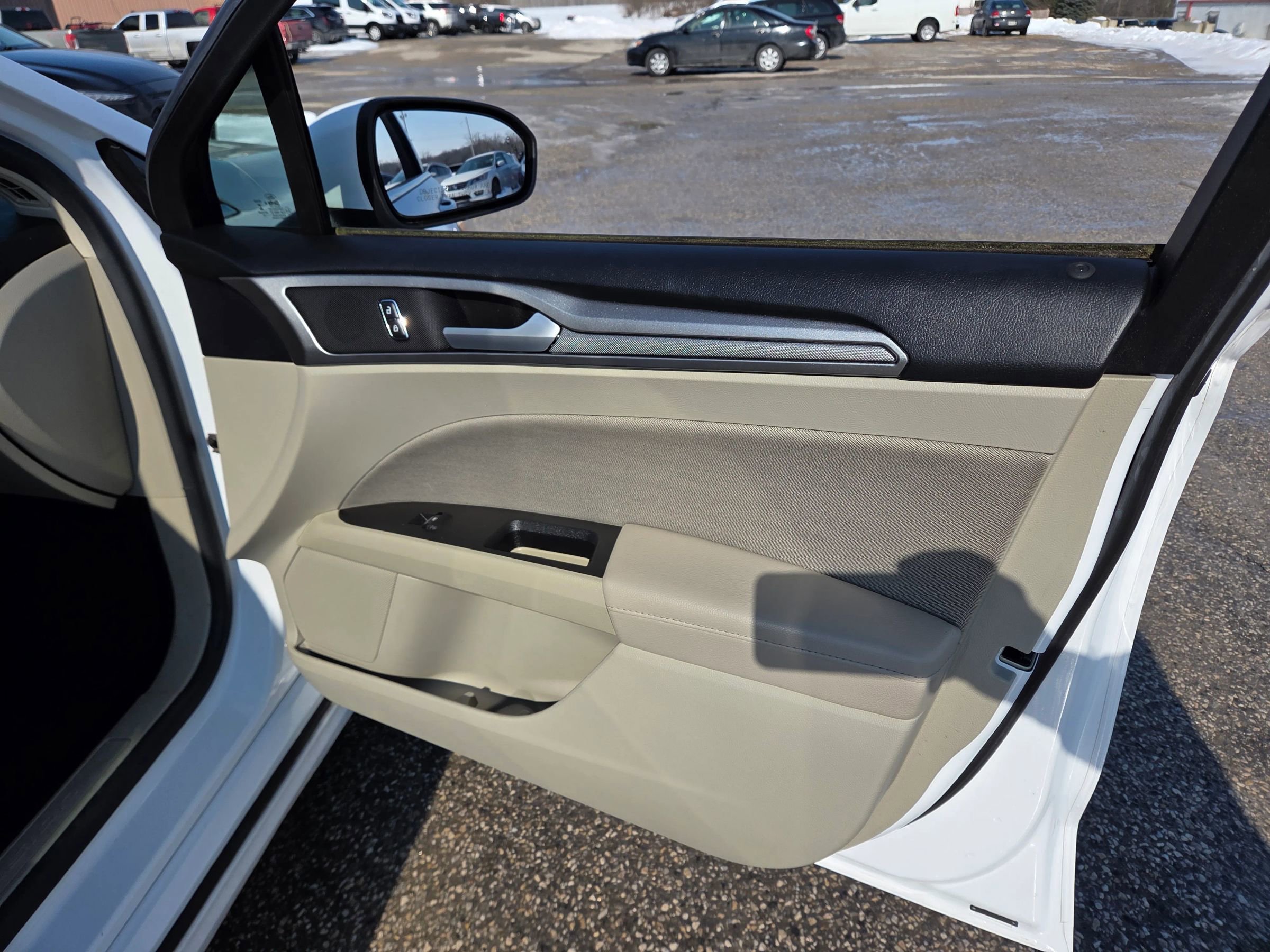 Used 2019 Ford Fusion SE image 21