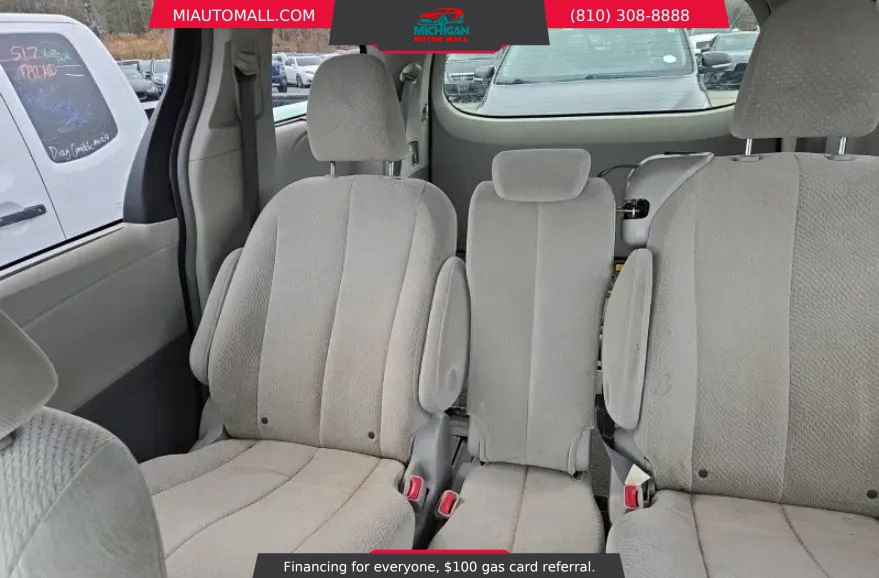 Used 2011 Toyota Sienna LE FWD image 11