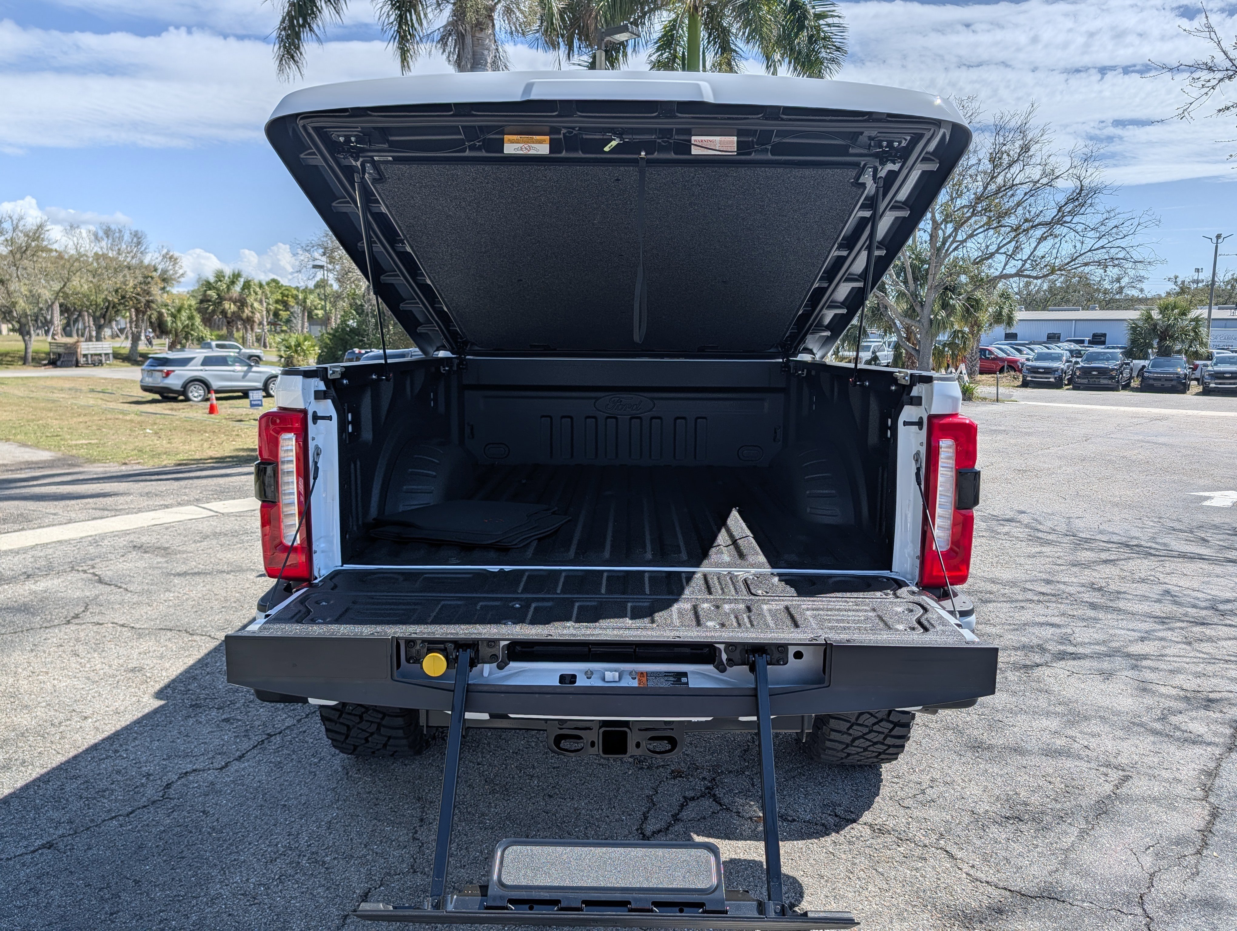 Used 2026 Ford F250 Lariat w/ Black Appearance Package image 19