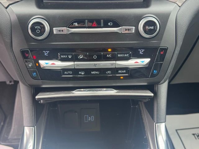 Used 2020 Ford Explorer Limited image 18