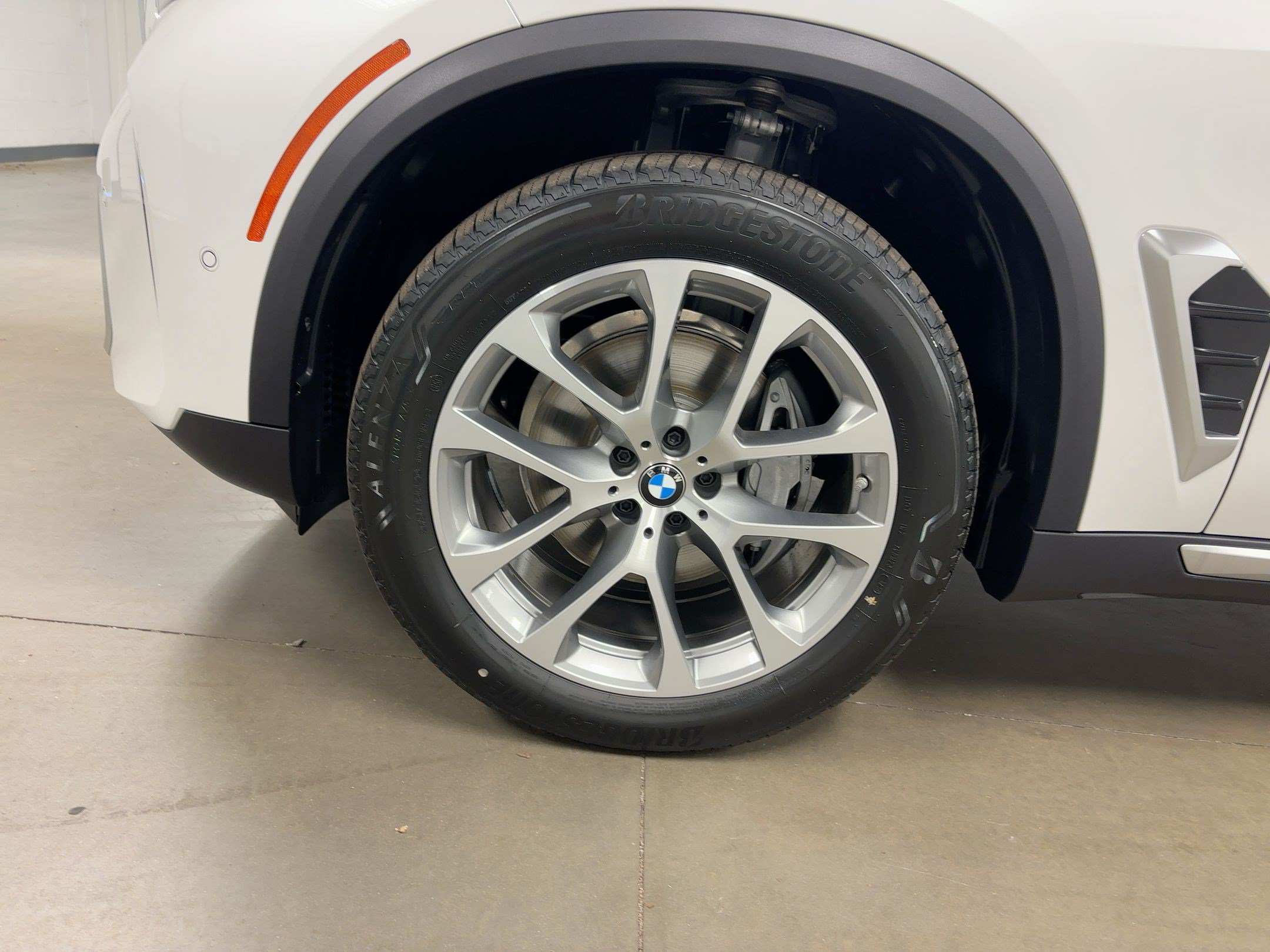 New 2026 BMW X5 sDrive40i w/ Premium Package RWD image 12