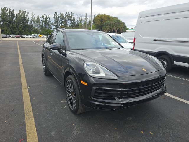 Used 2021 Porsche Cayenne S image 3
