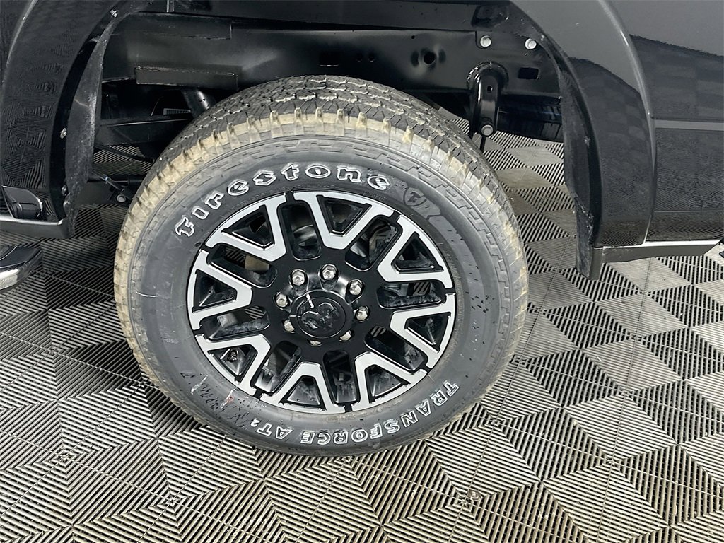 New 2025 RAM 2500 Limited w/ Towing Technology Group image 17