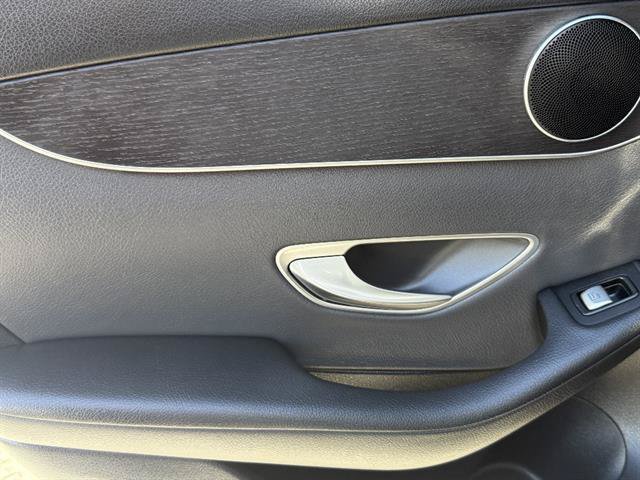 Used 2022 Mercedes-Benz GLC 300 4MATIC image 24
