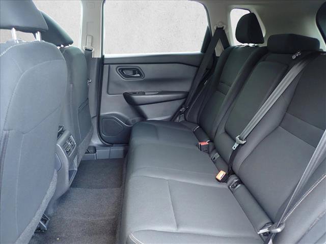 Used 2024 Nissan Rogue S AWD/4WD image 9