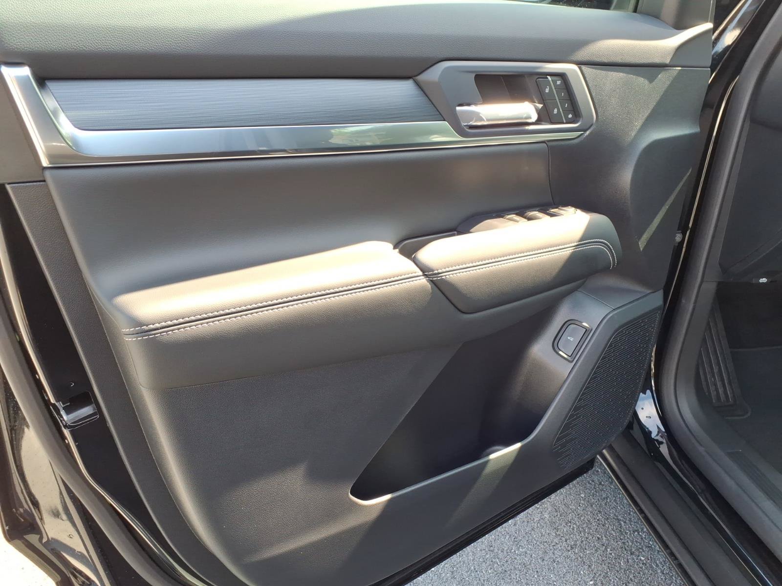 New 2026 GMC Terrain Elevation w/ Elevation Premium Package AWD/4WD image 8