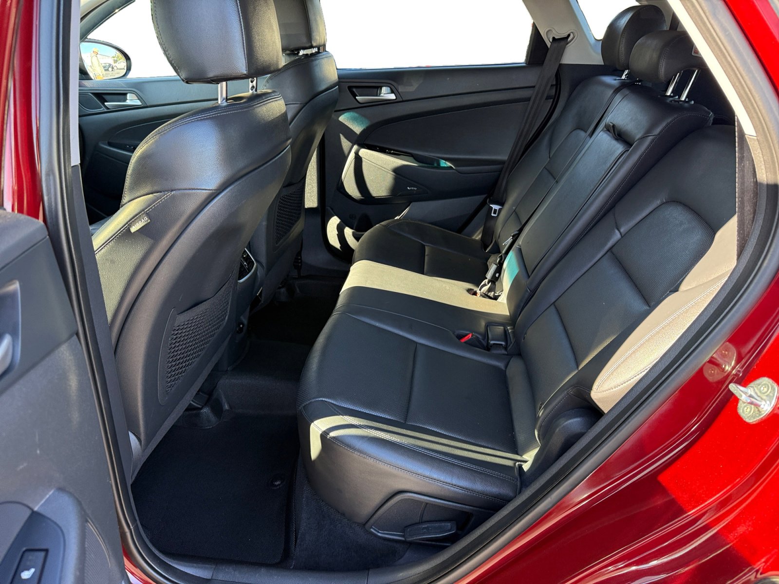 Used 2020 Hyundai Tucson Ultimate w/ Cargo Package FWD image 16
