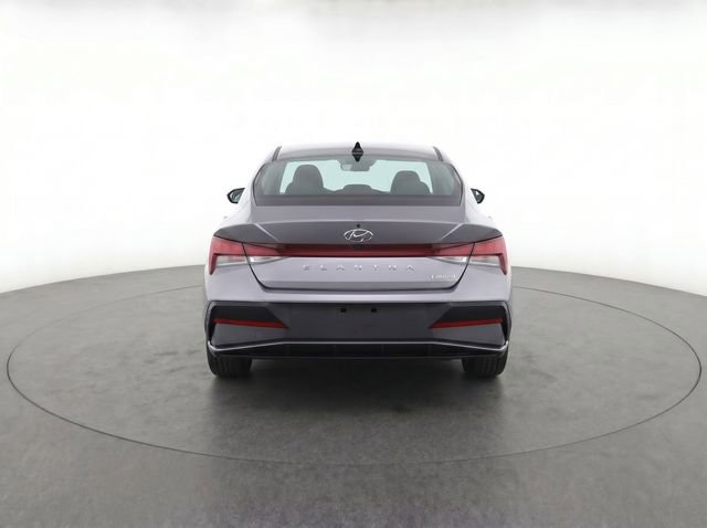 Certified 2025 Hyundai Elantra Limited FWD image 5