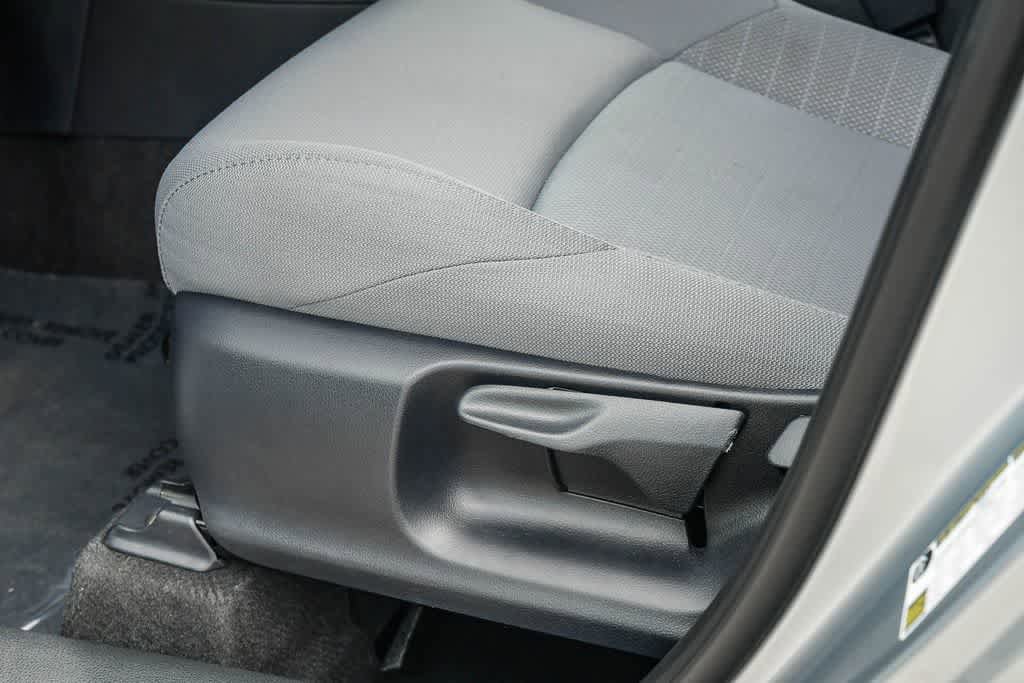Used 2025 Toyota Corolla Cross AWD Hybrid image 25