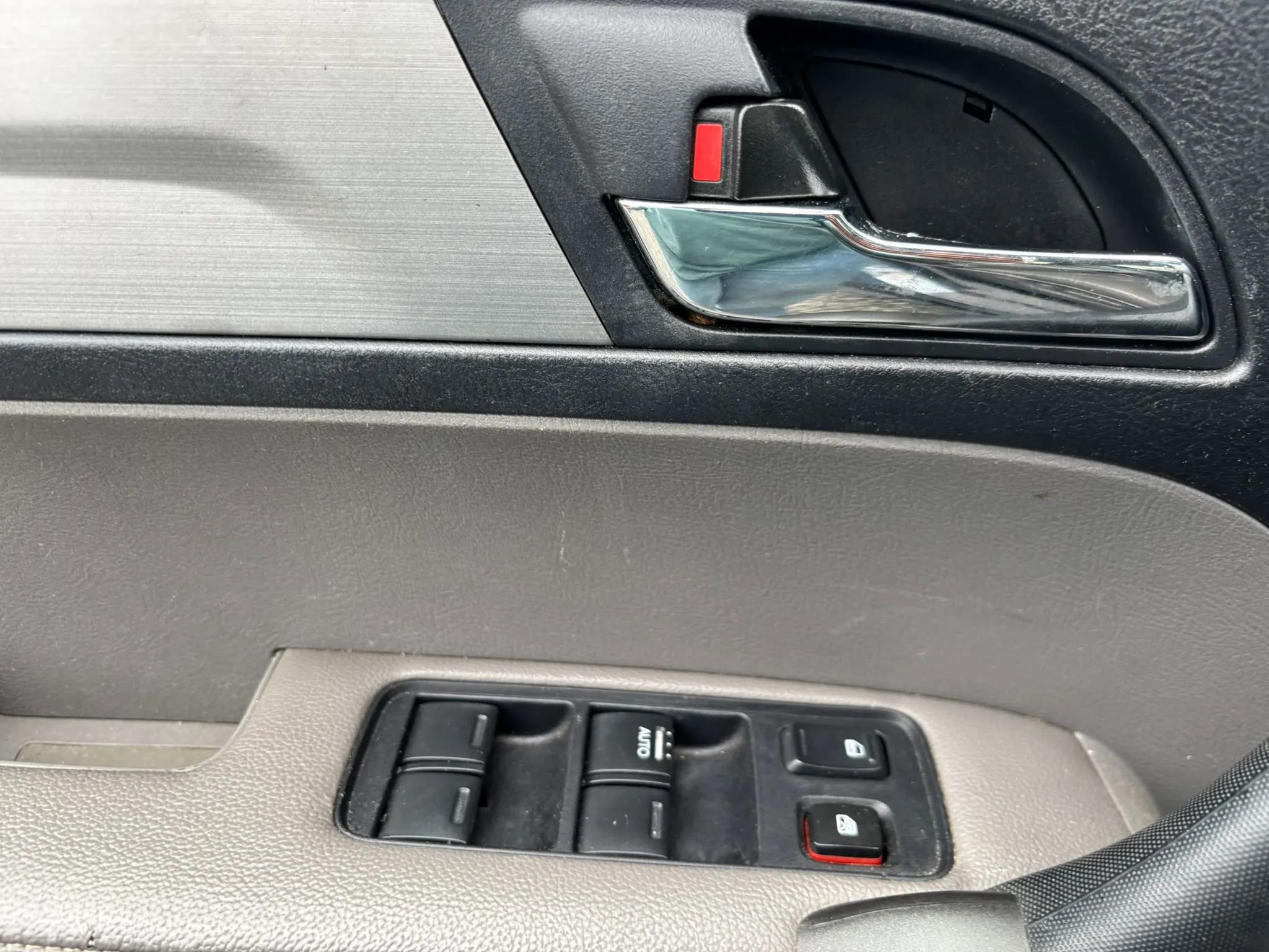 Used 2010 Honda CR-V EX-L image 9