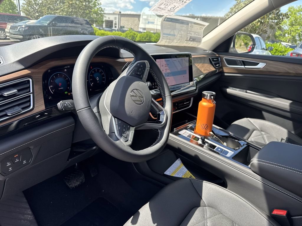New 2025 Volkswagen Atlas SE image 11