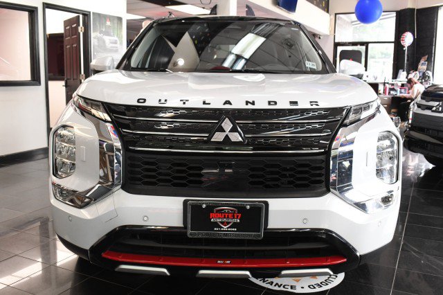 Used 2024 Mitsubishi Outlander Ralliart AWD/4WD image 2