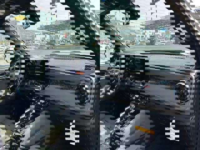 New 2026 Chevrolet Colorado ZR2 w/ Technology Package image 2