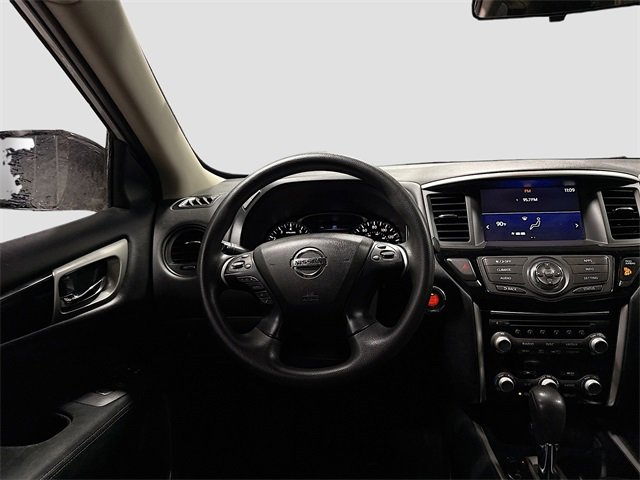 Used 2017 Nissan Pathfinder S image 22