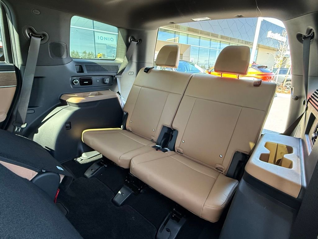 Used 2025 Hyundai Santa Fe Limited image 14