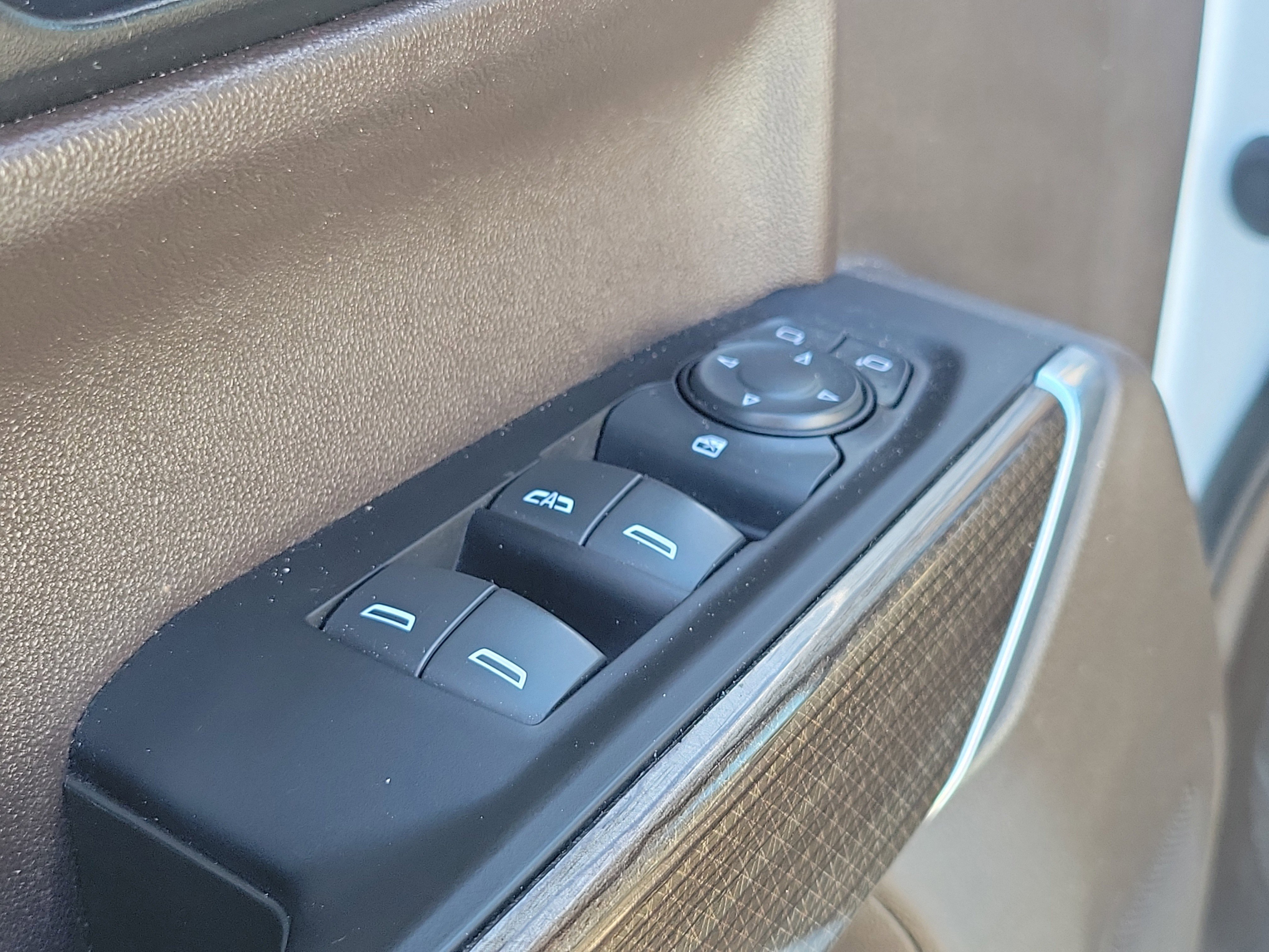 Used 2025 Chevrolet Silverado 1500 LT image 18