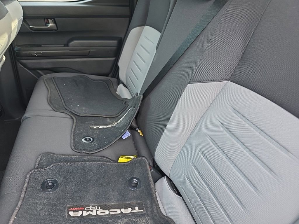 Used 2025 Toyota Tacoma TRD Sport w/ TRD Sport Upgrade Package image 18