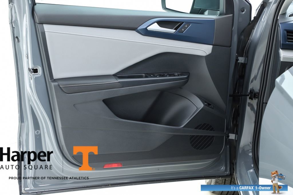 Used 2024 Volkswagen Taos SE image 56