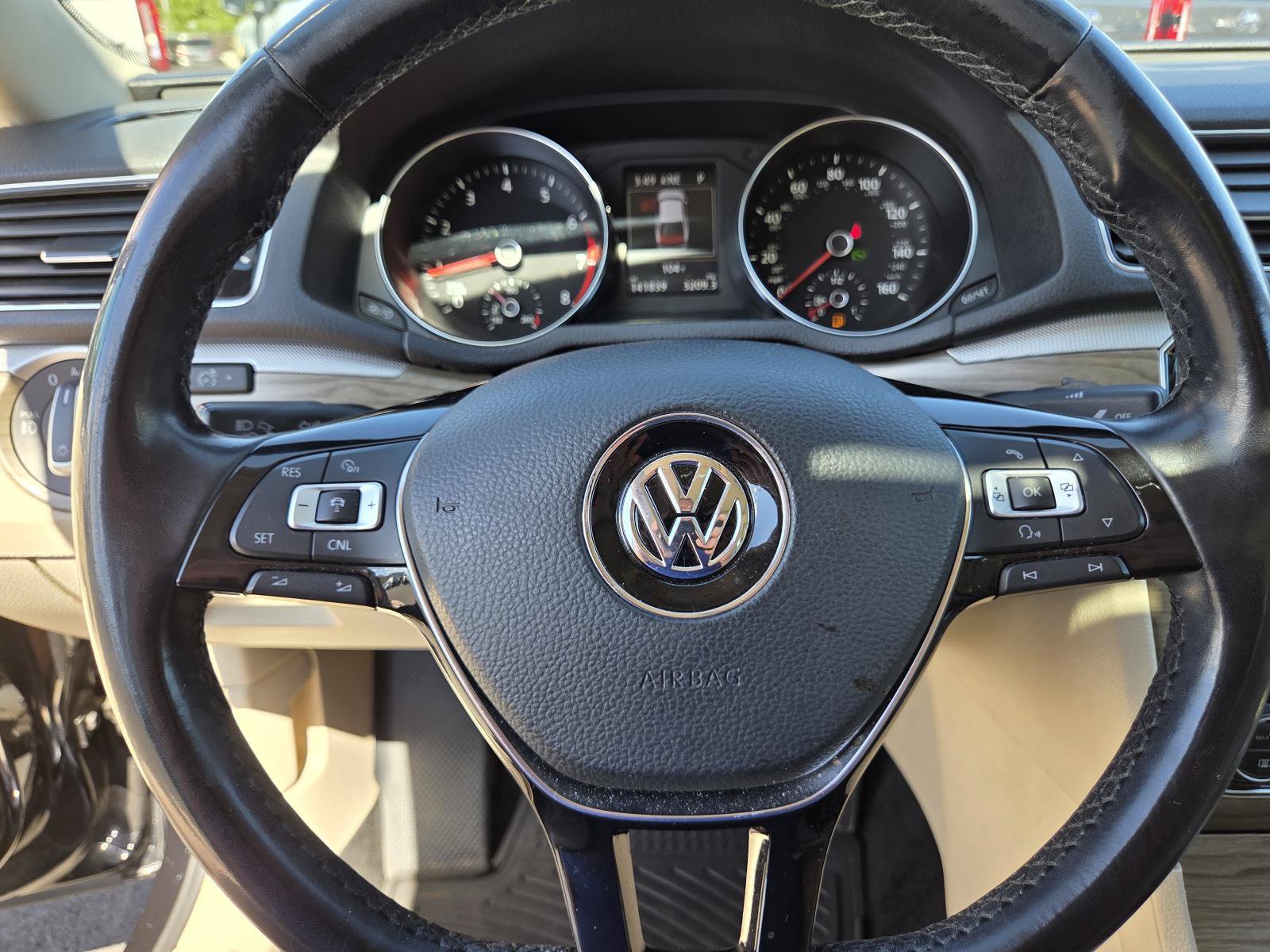 Used 2017 Volkswagen Passat 1.8T SE FWD image 23