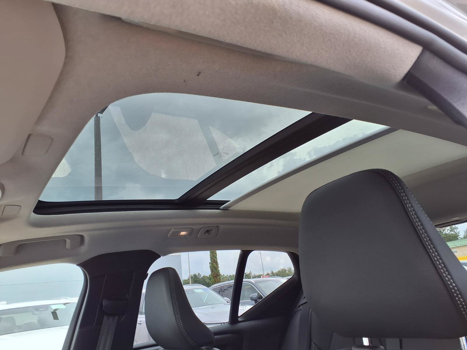 Certified 2025 Volvo XC40 B5 Ultra AWD/4WD image 24