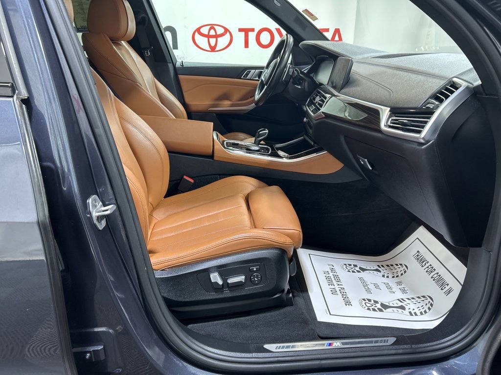 Used 2021 BMW X5 xDrive40i w/ M Sport Package image 13