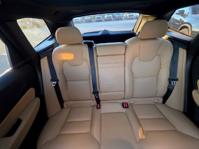 Used 2021 Volvo XC60 T5 Inscription w/ Climate Package AWD/4WD image 12
