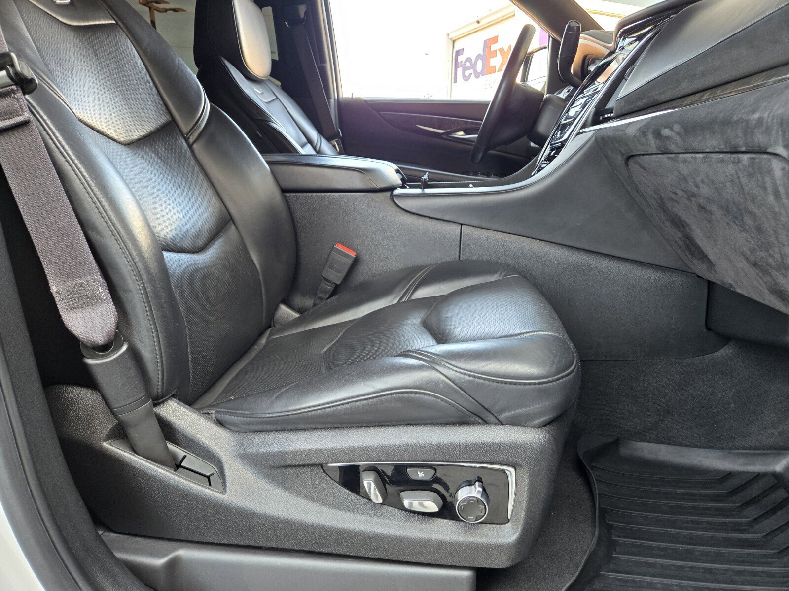 Used 2016 Cadillac Escalade Platinum image 14